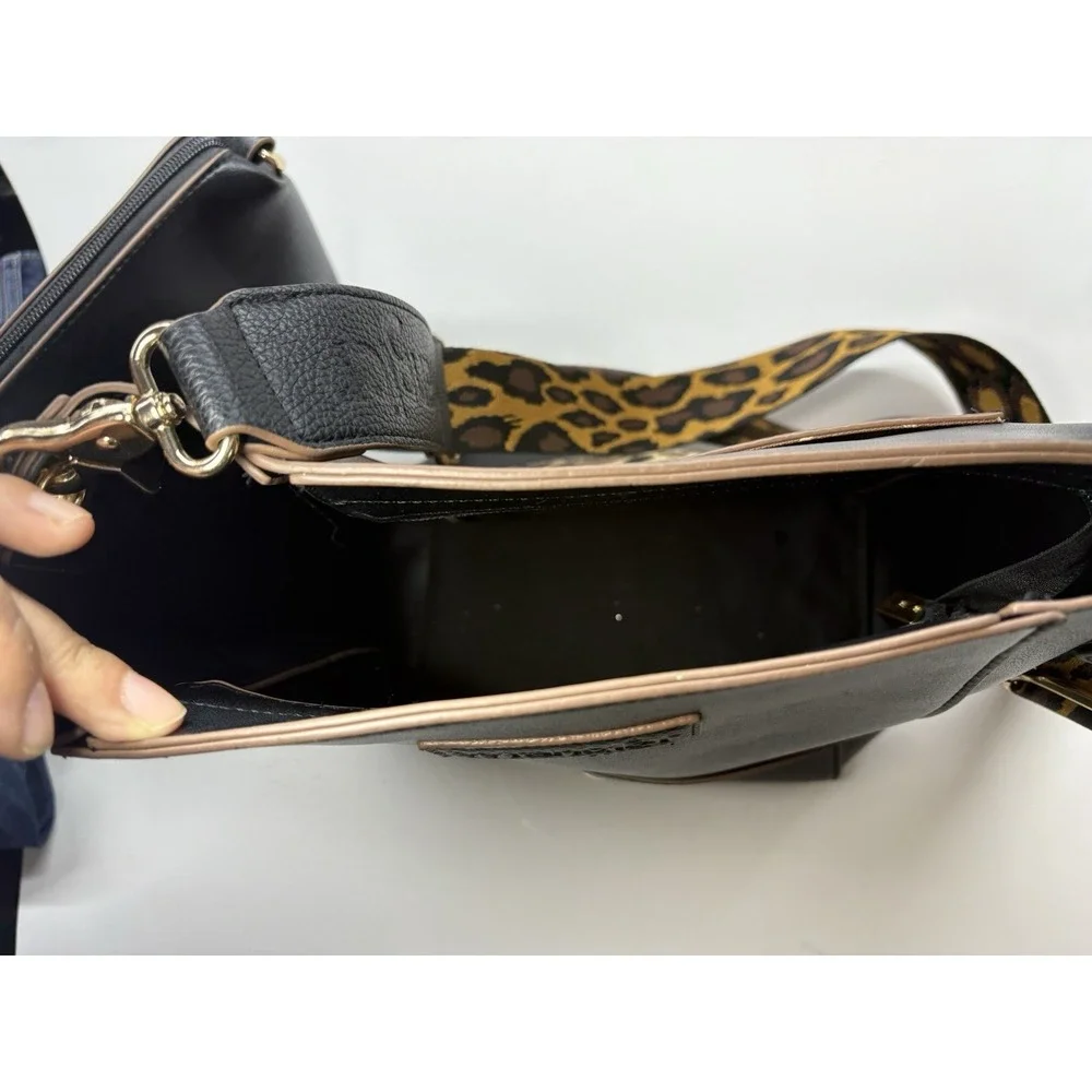 Wrangler Black‎ Bucket Vegan Leather Guitar Animal Print Strap & Removable Pouch